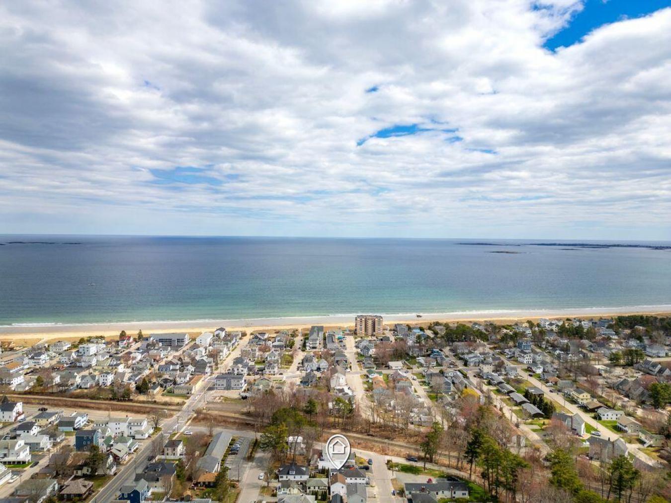 Beach life at its best! A rare opportunity to own a coastal retreat ju – image 11