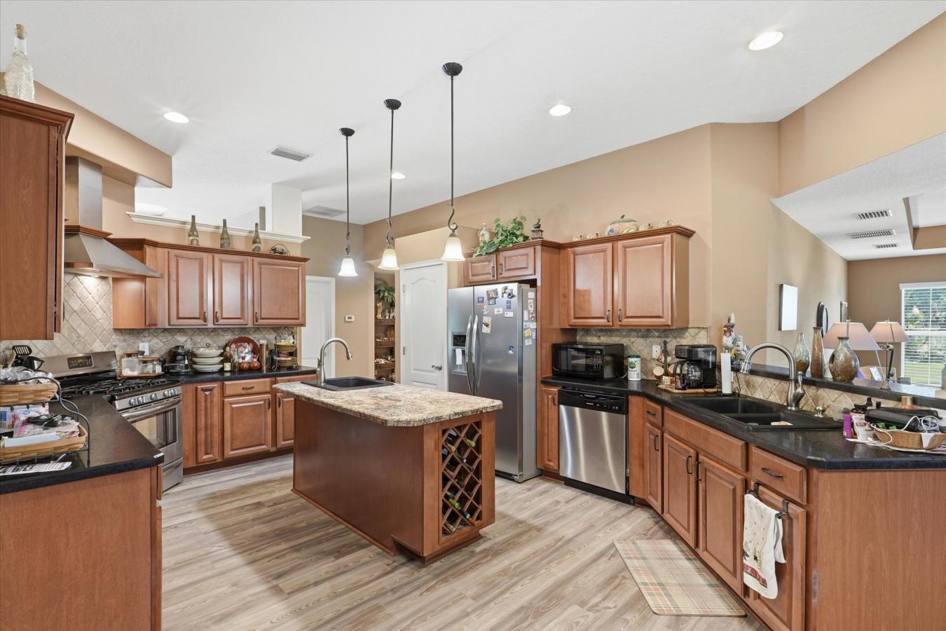 Oxford, Florida, 34484, United States, 3 Bedrooms Bedrooms, ,2 BathroomsBathrooms,Residential,For Sale,2040778