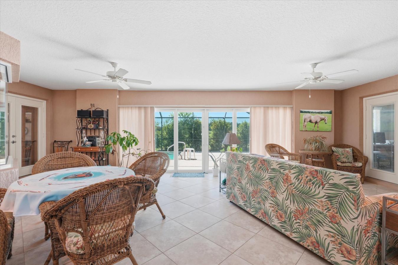 Oxford, Florida, 34484, United States, 3 Bedrooms Bedrooms, ,2 BathroomsBathrooms,Residential,For Sale,2040778