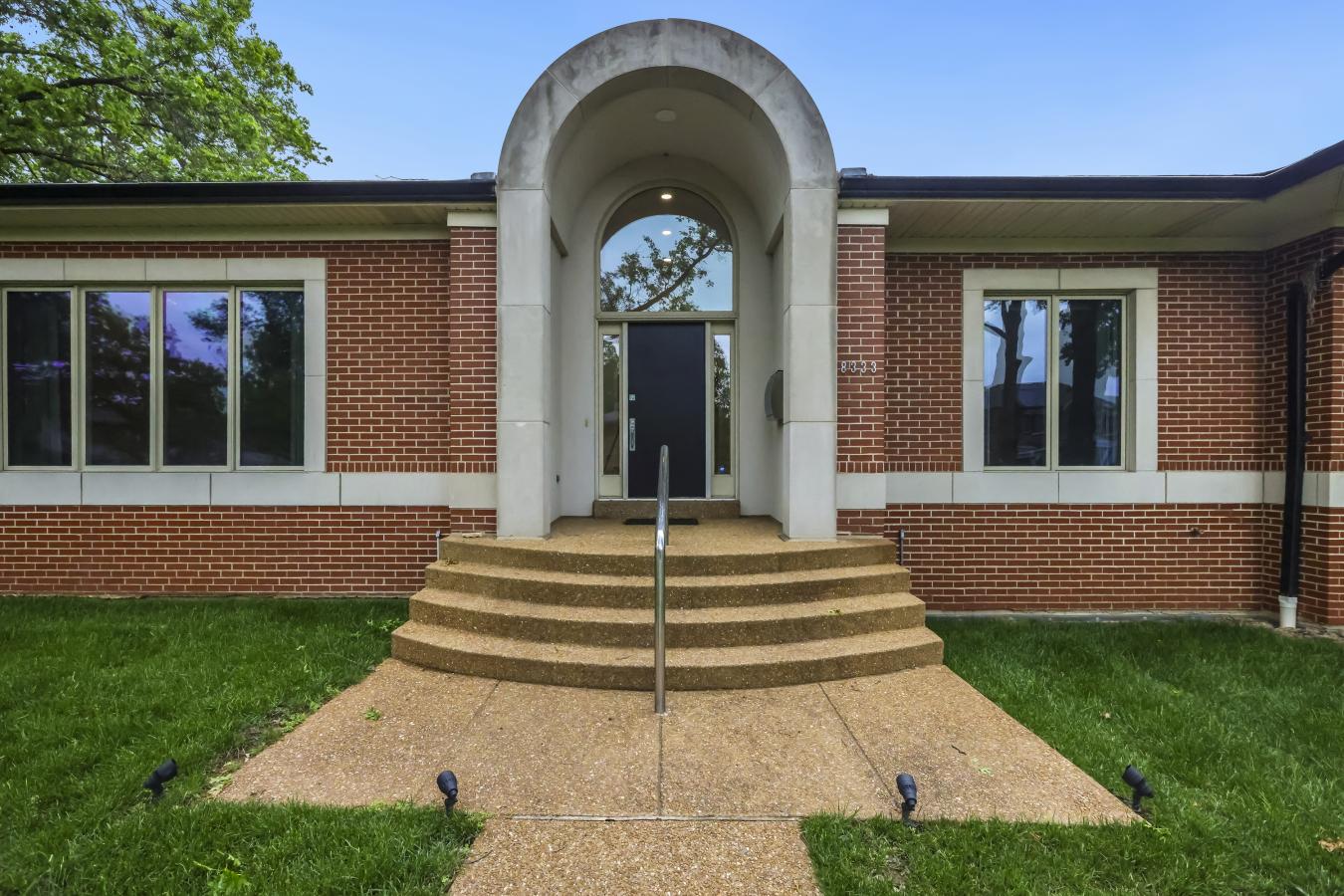 Clayton, St. Louis, 63105, United States, 4 Bedrooms Bedrooms, ,2 BathroomsBathrooms,Residential,For Sale,2040779