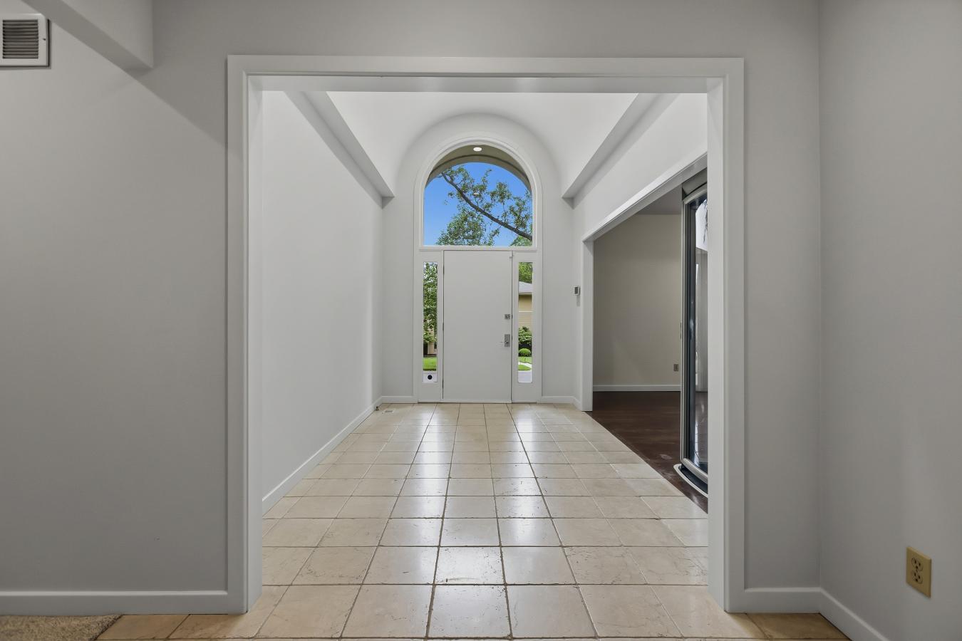 Clayton, St. Louis, 63105, United States, 4 Bedrooms Bedrooms, ,2 BathroomsBathrooms,Residential,For Sale,2040779