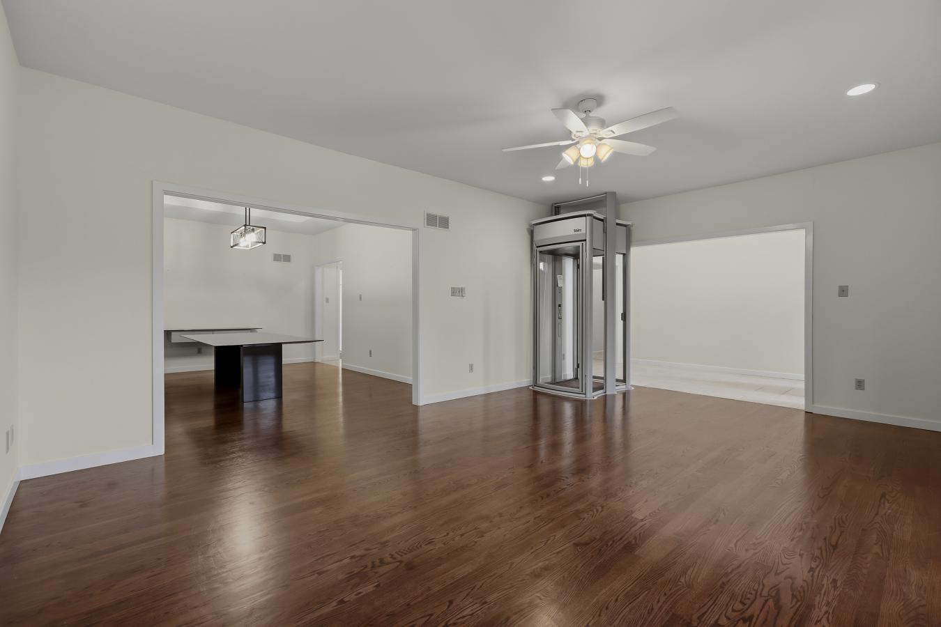 Clayton, St. Louis, 63105, United States, 4 Bedrooms Bedrooms, ,2 BathroomsBathrooms,Residential,For Sale,2040779