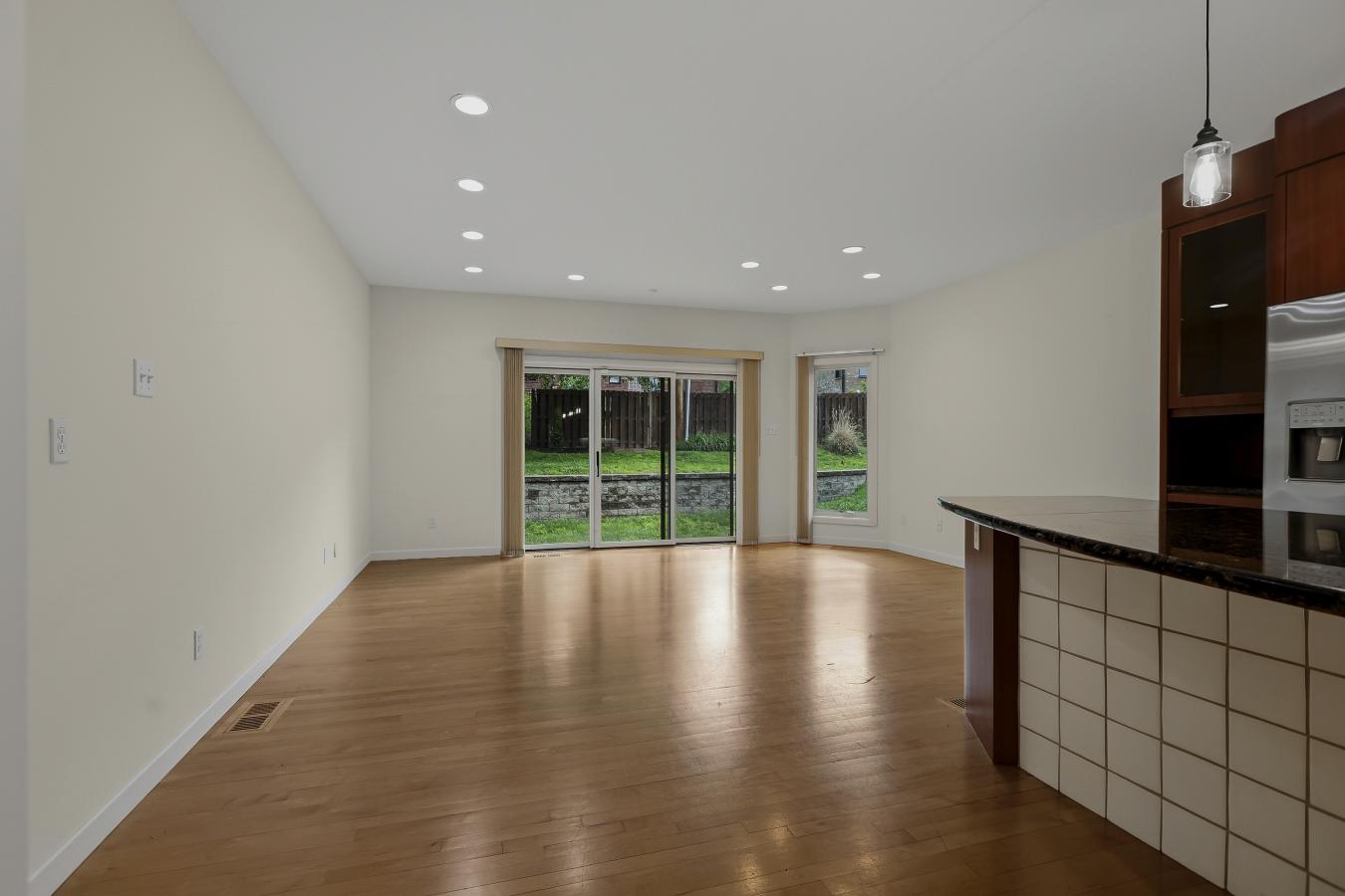 Clayton, St. Louis, 63105, United States, 4 Bedrooms Bedrooms, ,2 BathroomsBathrooms,Residential,For Sale,2040779