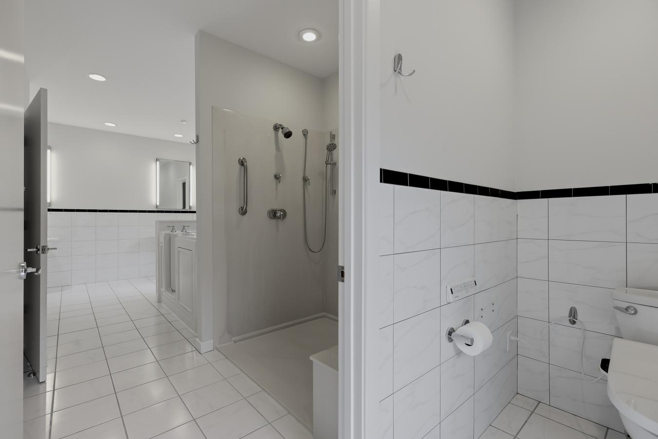 Clayton, St. Louis, 63105, United States, 4 Bedrooms Bedrooms, ,2 BathroomsBathrooms,Residential,For Sale,2040779
