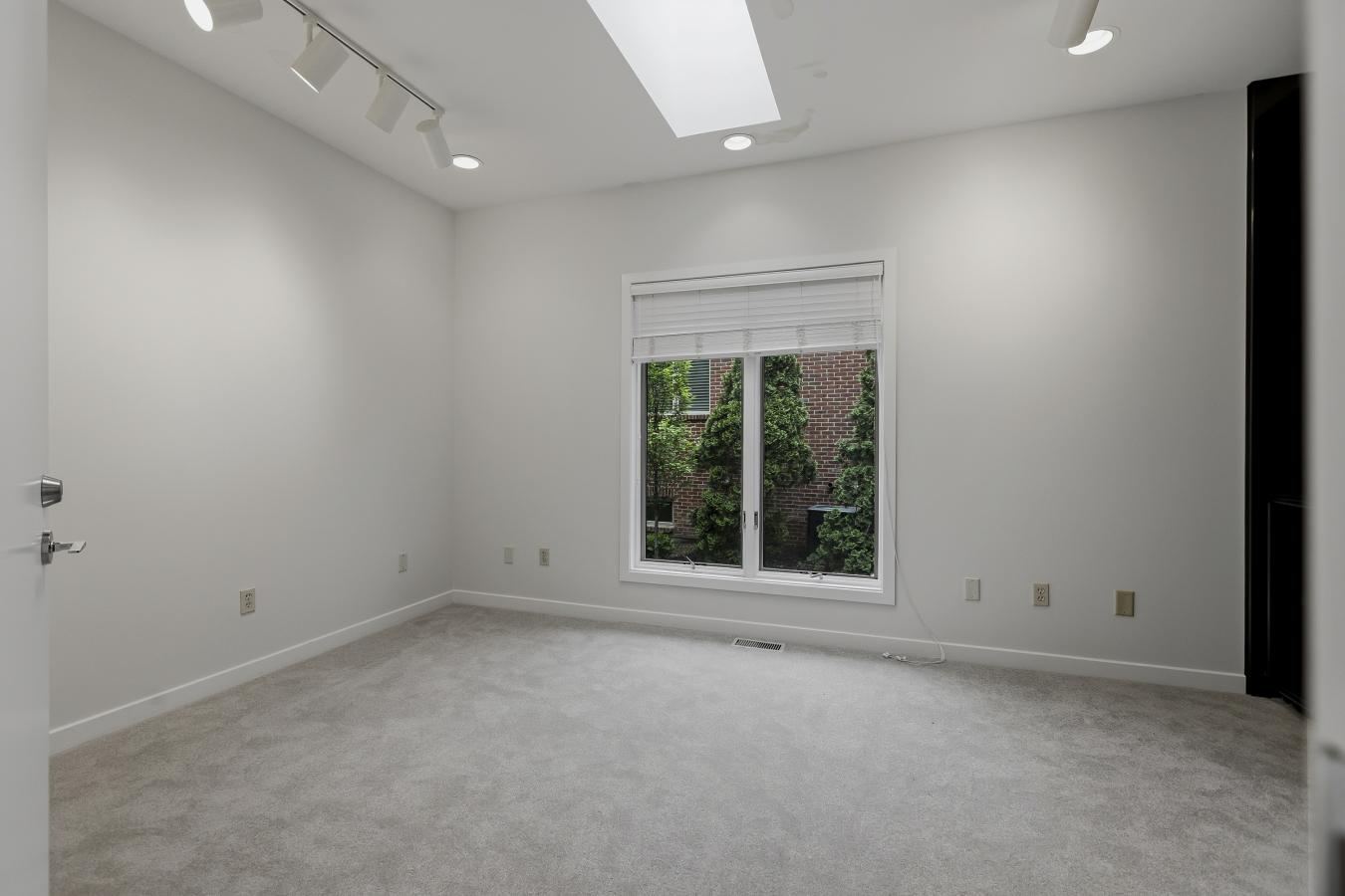 Clayton, St. Louis, 63105, United States, 4 Bedrooms Bedrooms, ,2 BathroomsBathrooms,Residential,For Sale,2040779