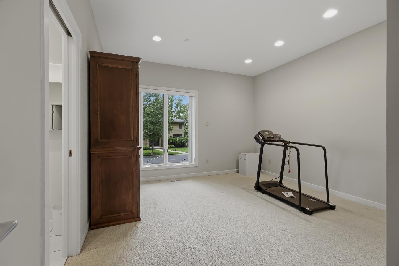 Clayton, St. Louis, 63105, United States, 4 Bedrooms Bedrooms, ,2 BathroomsBathrooms,Residential,For Sale,2040779