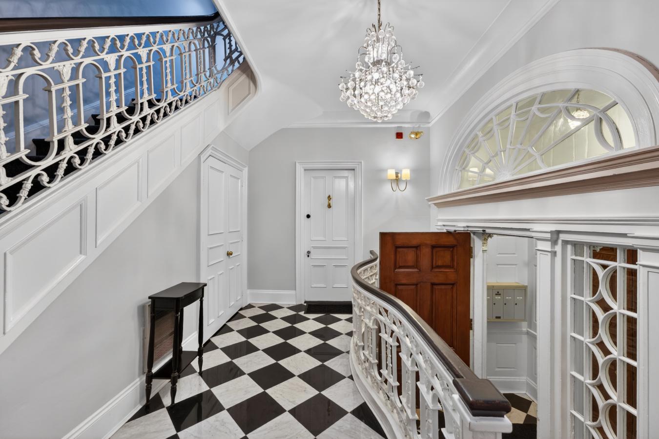 Boston, Suffolk, 02115, United States, 1 Bedroom Bedrooms, ,2 BathroomsBathrooms,Residential,For Sale,2045736
