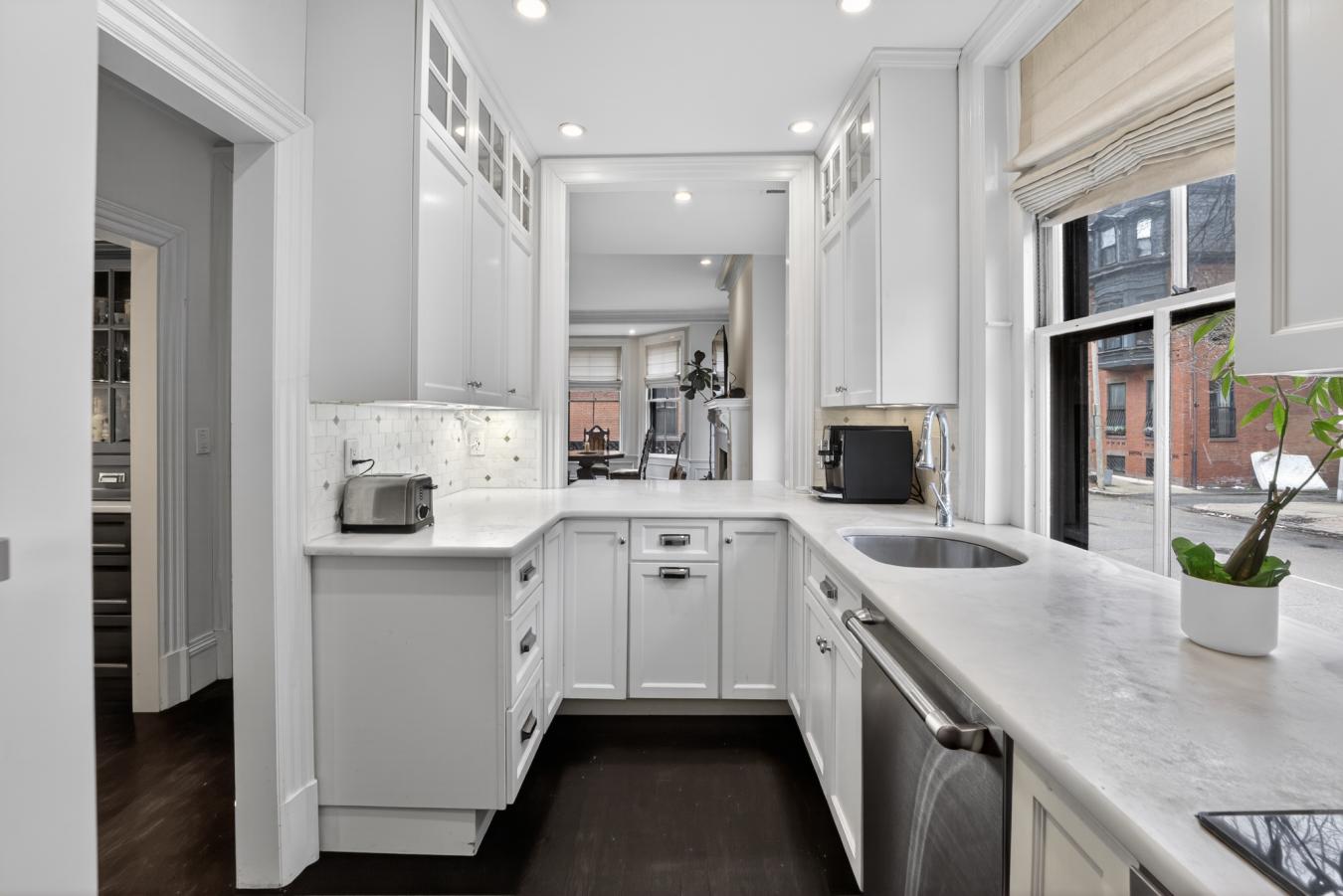 Boston, Suffolk, 02115, United States, 1 Bedroom Bedrooms, ,2 BathroomsBathrooms,Residential,For Sale,2045736