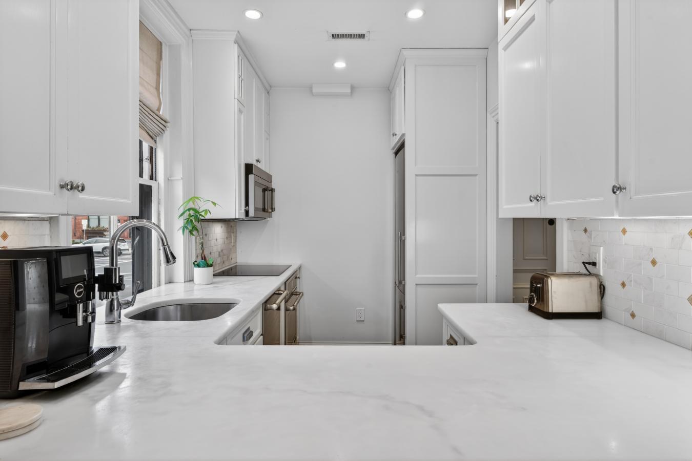 Boston, Suffolk, 02115, United States, 1 Bedroom Bedrooms, ,2 BathroomsBathrooms,Residential,For Sale,2045736