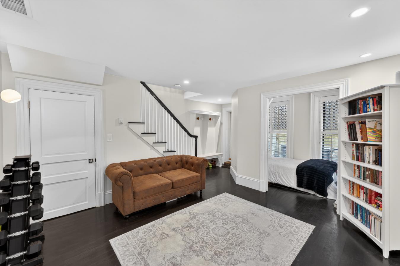 Boston, Suffolk, 02115, United States, 1 Bedroom Bedrooms, ,2 BathroomsBathrooms,Residential,For Sale,2045736