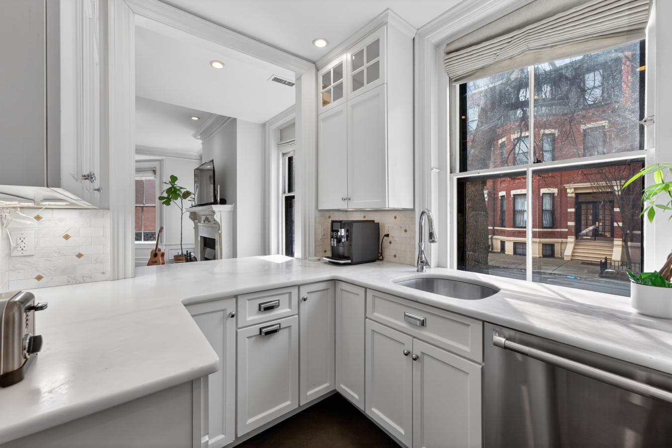 Boston, Suffolk, 02115, United States, 1 Bedroom Bedrooms, ,2 BathroomsBathrooms,Residential,For Sale,2045736