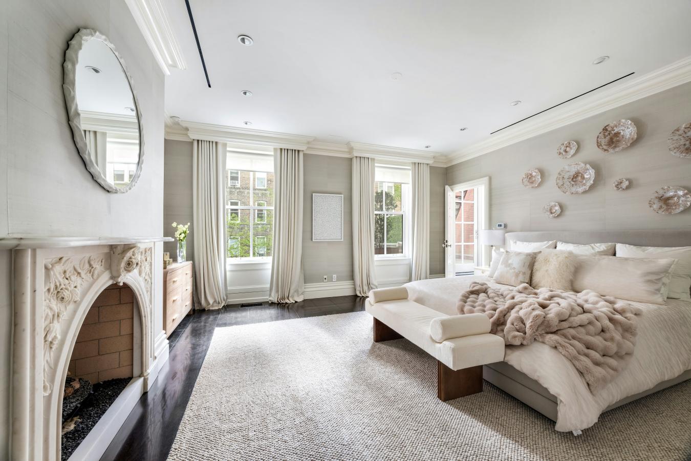 28-FOOT-WIDE TOWNHOME ON GOLD COAST OF GREENWICH VILLAGE WITH LUSH GAR – image 12