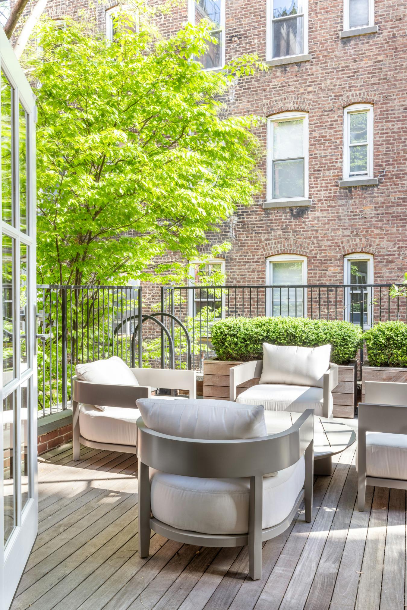 28-FOOT-WIDE TOWNHOME ON GOLD COAST OF GREENWICH VILLAGE WITH LUSH GAR – image 8