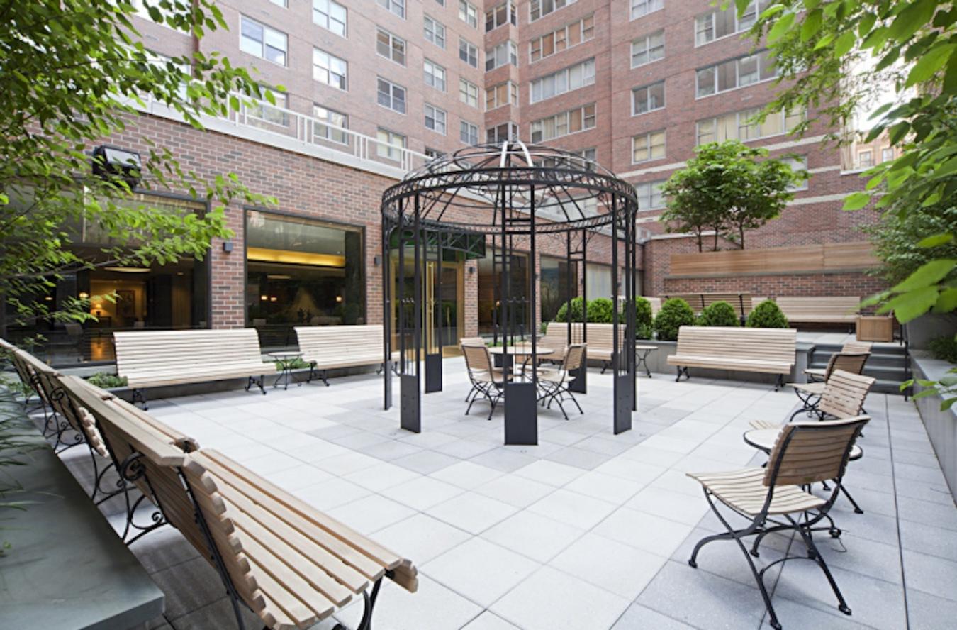 New York, New York, 10021, United States, 2 Bedrooms Bedrooms, ,3 BathroomsBathrooms,Residential,For Sale,2042566