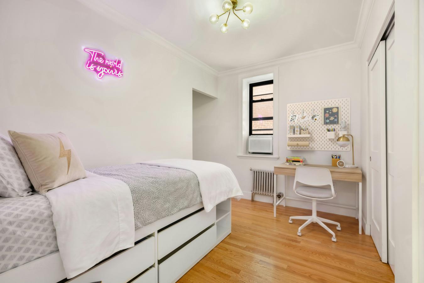 Central Harlem, New York, 10026, United States, 2 Bedrooms Bedrooms, ,2 BathroomsBathrooms,Residential,For Sale,2042556