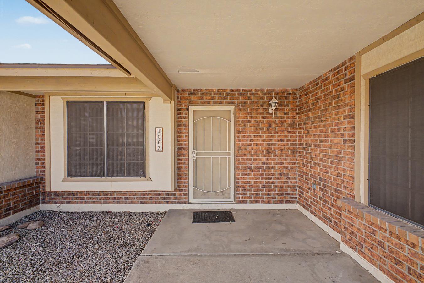 NEWER AC - WATER HEATER - ROOF: Vaulted ceilings and a corner unit giv – image 8