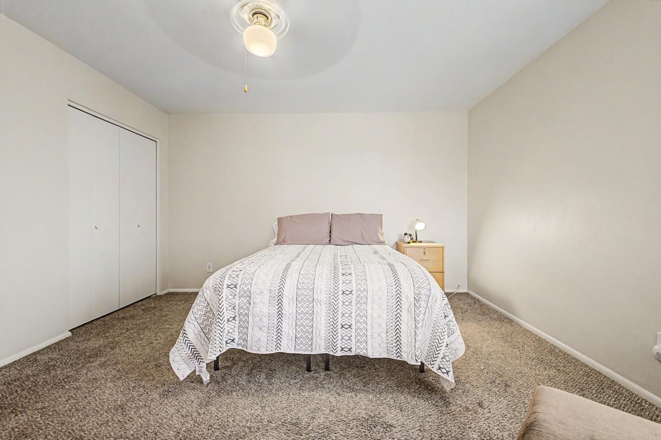 NEWER AC - WATER HEATER - ROOF: Vaulted ceilings and a corner unit giv – image 14