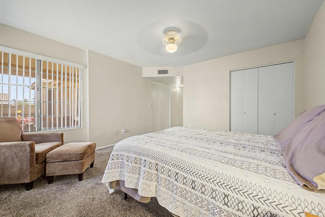NEWER AC - WATER HEATER - ROOF: Vaulted ceilings and a corner unit giv – image 15