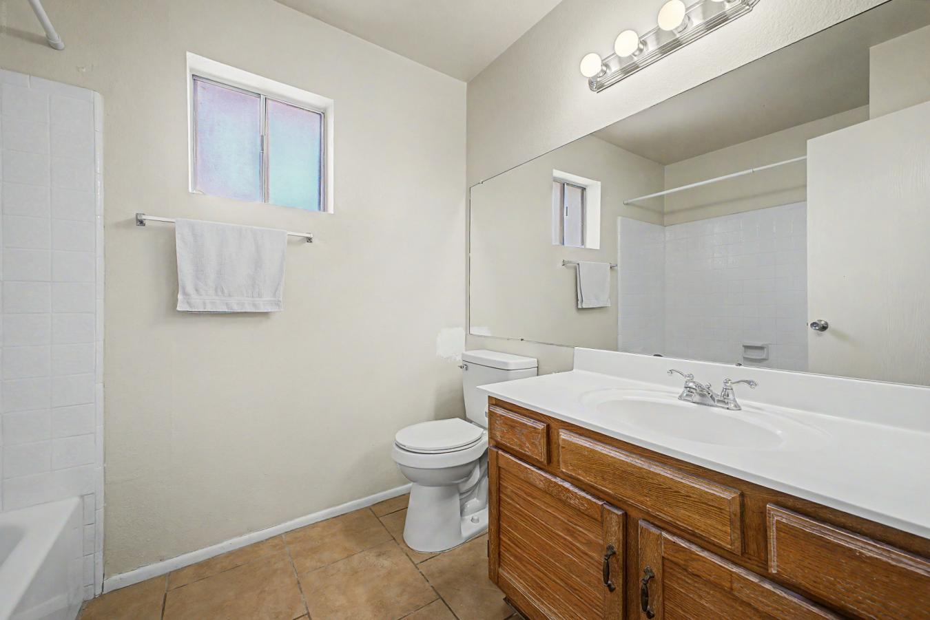 NEWER AC - WATER HEATER - ROOF: Vaulted ceilings and a corner unit giv – image 16