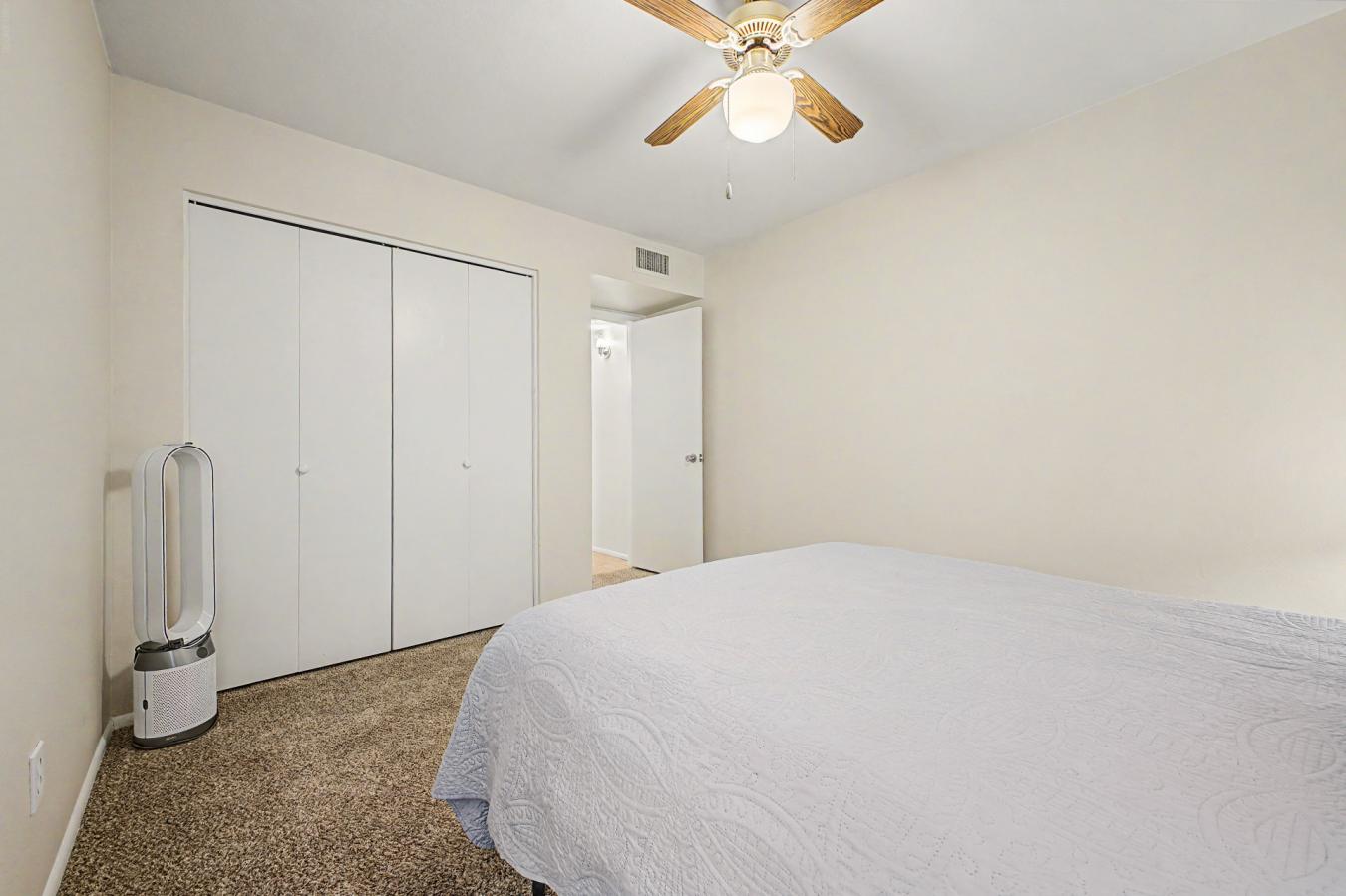 NEWER AC - WATER HEATER - ROOF: Vaulted ceilings and a corner unit giv – image 18