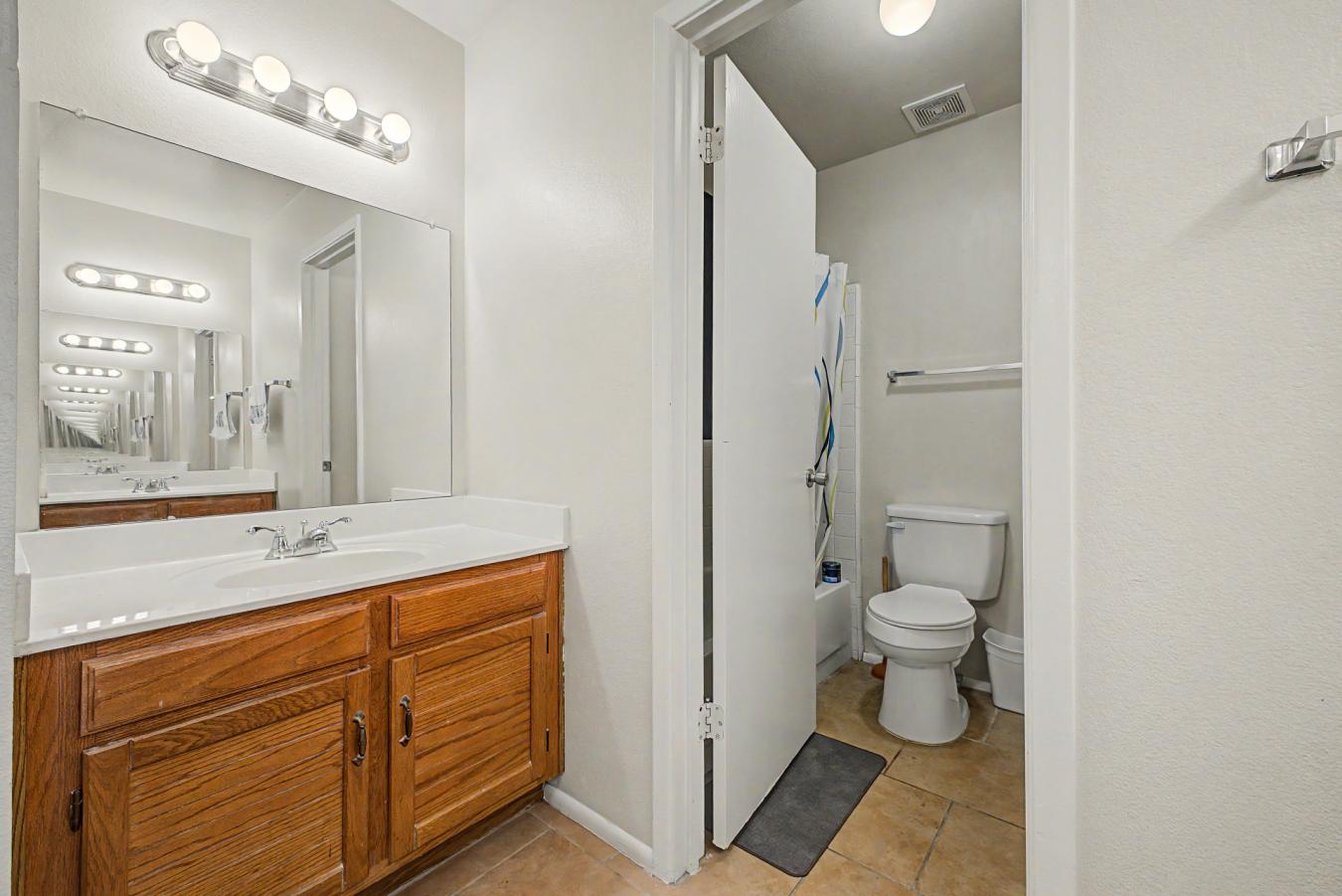 NEWER AC - WATER HEATER - ROOF: Vaulted ceilings and a corner unit giv – image 20