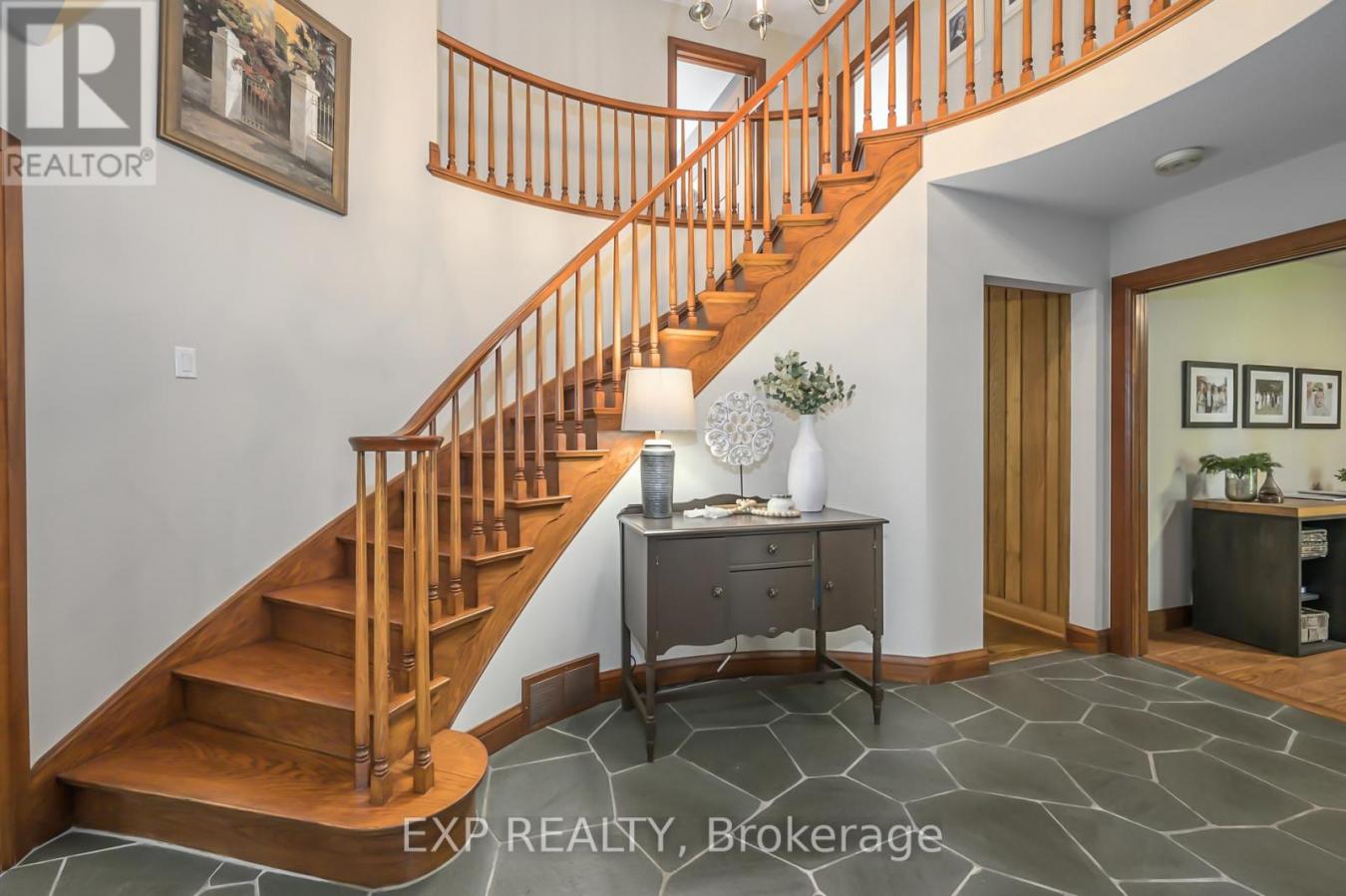 Norfolk, ON, N4B 2W6, Canada, 4 Bedrooms Bedrooms, ,3 BathroomsBathrooms,Residential,For Sale,2043057