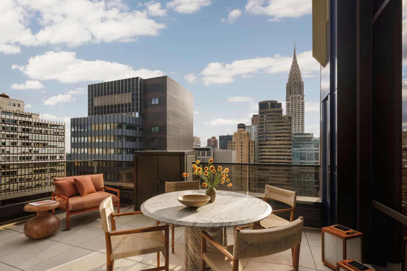New York, New York, 10017, United States, 2 Bedrooms Bedrooms, ,2 BathroomsBathrooms,Residential,For Sale,2043056