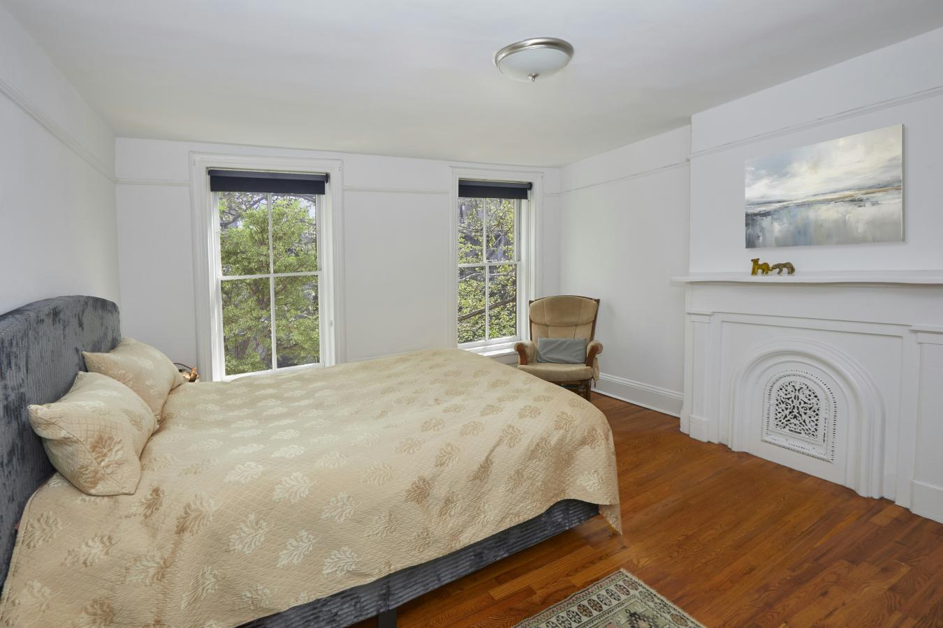 Long Island City, New York, 11101, United States, 6 Bedrooms Bedrooms, ,3 BathroomsBathrooms,Residential,For Sale,2043054