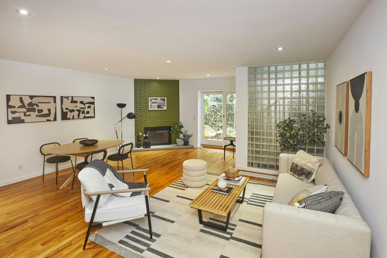 Long Island City, New York, 11101, United States, 6 Bedrooms Bedrooms, ,3 BathroomsBathrooms,Residential,For Sale,2043054