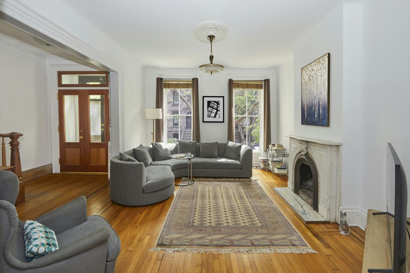 Long Island City, New York, 11101, United States, 6 Bedrooms Bedrooms, ,3 BathroomsBathrooms,Residential,For Sale,2043054