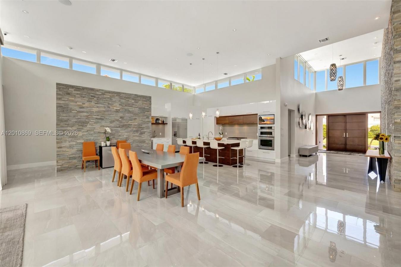 Hallandale, Florida, 33009, United States, 5 Bedrooms Bedrooms, ,6 BathroomsBathrooms,Residential,For Sale,2043052