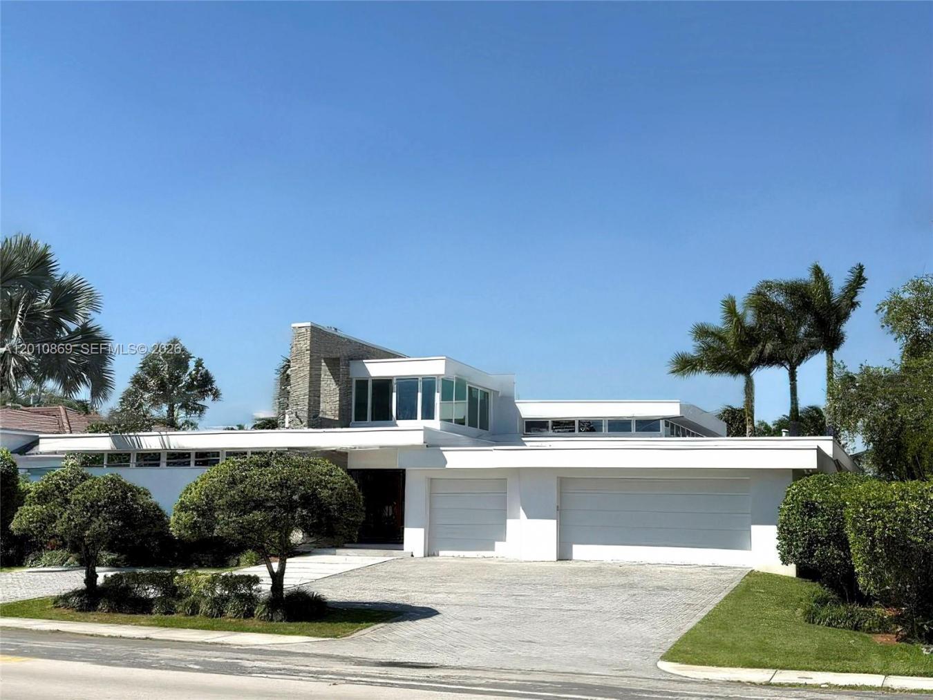Hallandale, Florida, 33009, United States, 5 Bedrooms Bedrooms, ,6 BathroomsBathrooms,Residential,For Sale,2043052