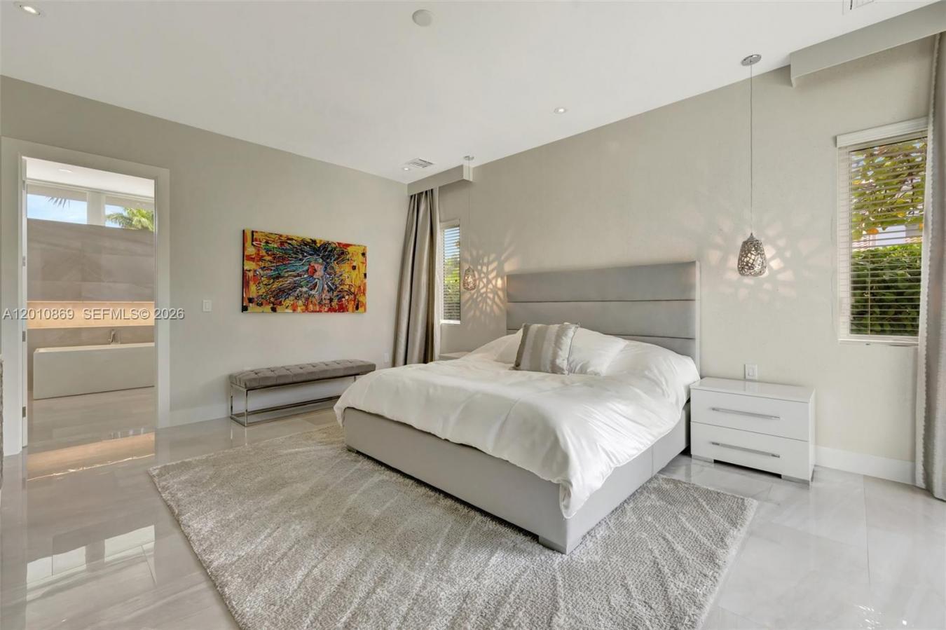 Hallandale, Florida, 33009, United States, 5 Bedrooms Bedrooms, ,6 BathroomsBathrooms,Residential,For Sale,2043052