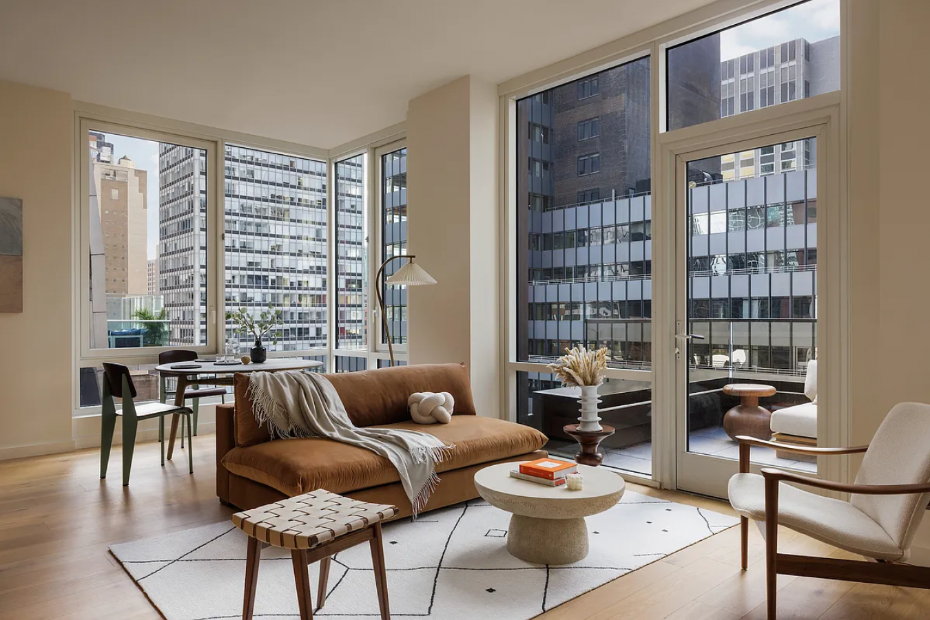 New York, New York, 10017, United States, 2 Bedrooms Bedrooms, ,2 BathroomsBathrooms,Residential,For Sale,2043053