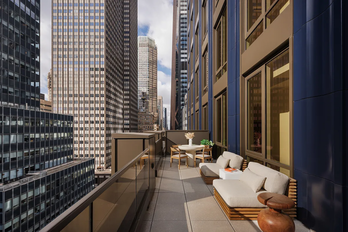 New York, New York, 10017, United States, 2 Bedrooms Bedrooms, ,2 BathroomsBathrooms,Residential,For Sale,2043053