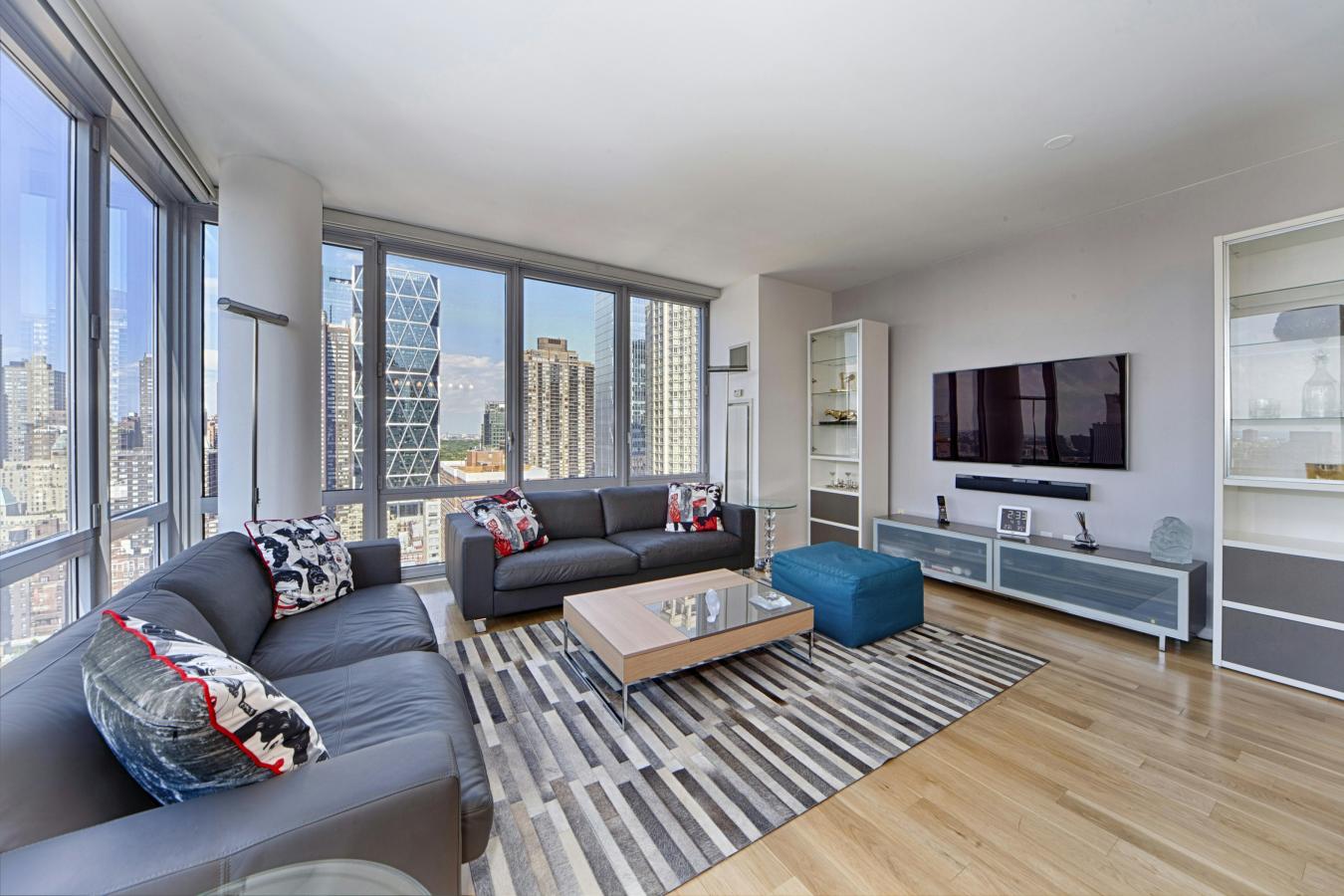New York, New York, 10019, United States, 2 Bedrooms Bedrooms, ,2 BathroomsBathrooms,Residential,For Sale,2043051