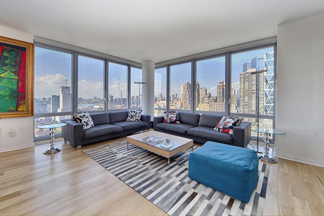 New York, New York, 10019, United States, 2 Bedrooms Bedrooms, ,2 BathroomsBathrooms,Residential,For Sale,2043051