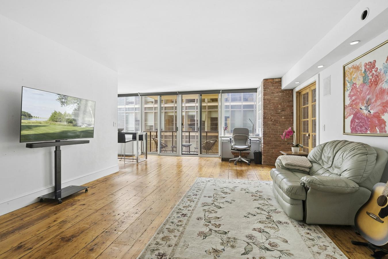 New York, New York, 10023, United States, 1 Bedroom Bedrooms, ,1 BathroomBathrooms,Residential,For Sale,2043039