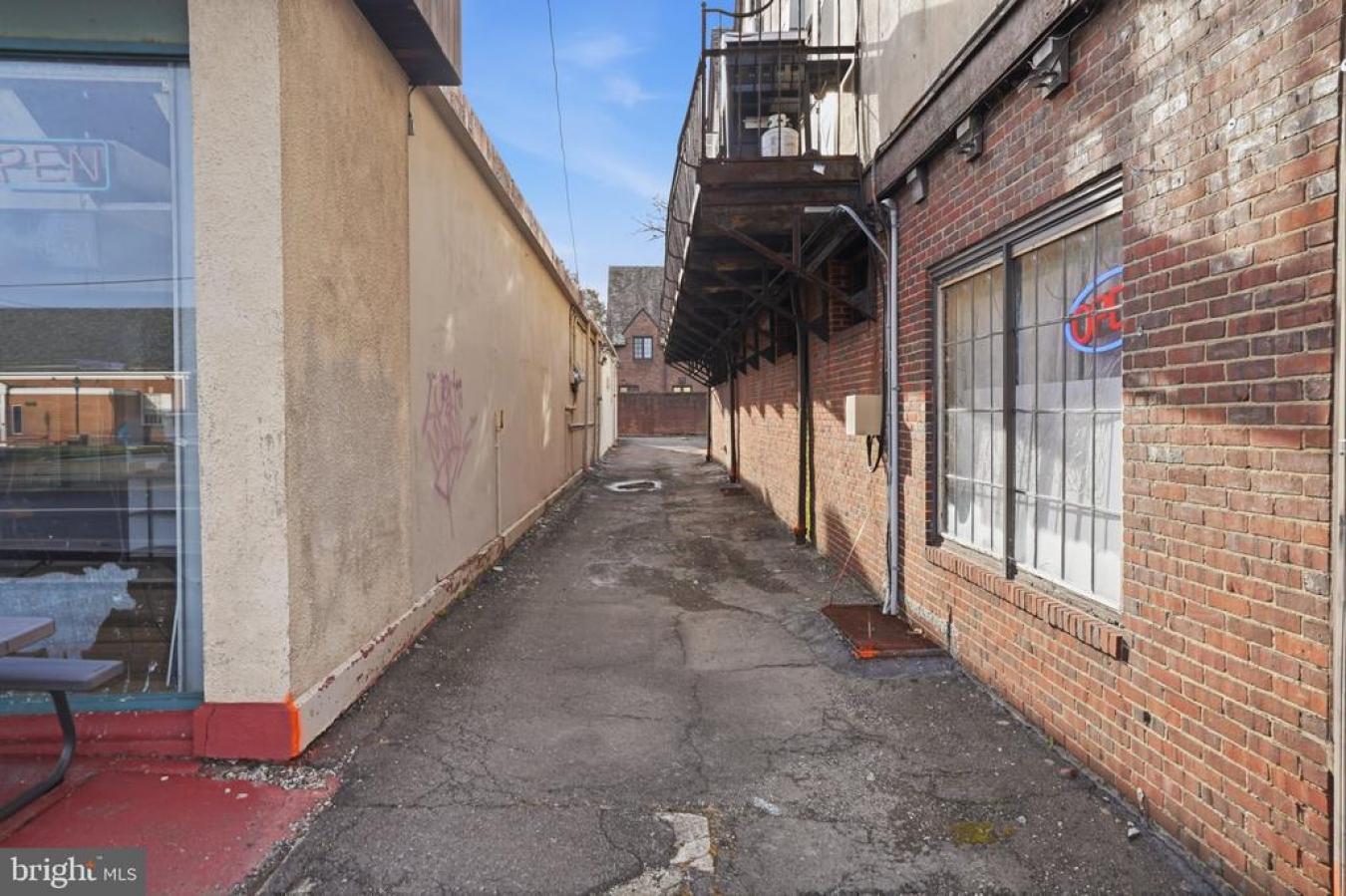 KINGSTON, LUZERNE-PA, 18704, United States, ,Residential,For Sale,2043038