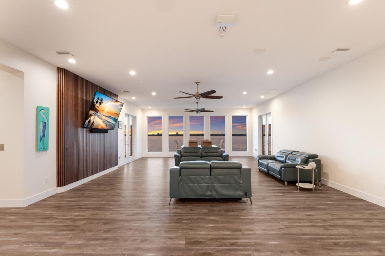 Bradenton, Florida, 34208, United States, 5 Bedrooms Bedrooms, ,5 BathroomsBathrooms,Residential,For Sale,2043035