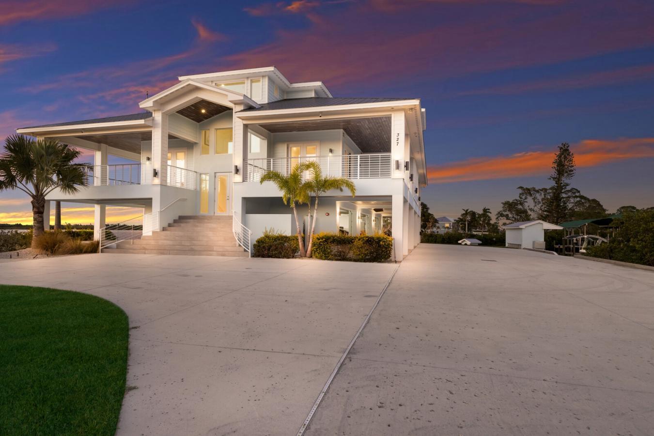 Bradenton, Florida, 34208, United States, 5 Bedrooms Bedrooms, ,5 BathroomsBathrooms,Residential,For Sale,2043035