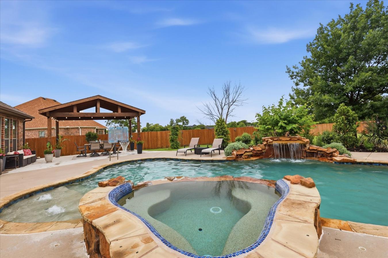 Fort Worth, Tarrant, 76052, United States, 4 Bedrooms Bedrooms, ,4 BathroomsBathrooms,Residential,For Sale,2043762