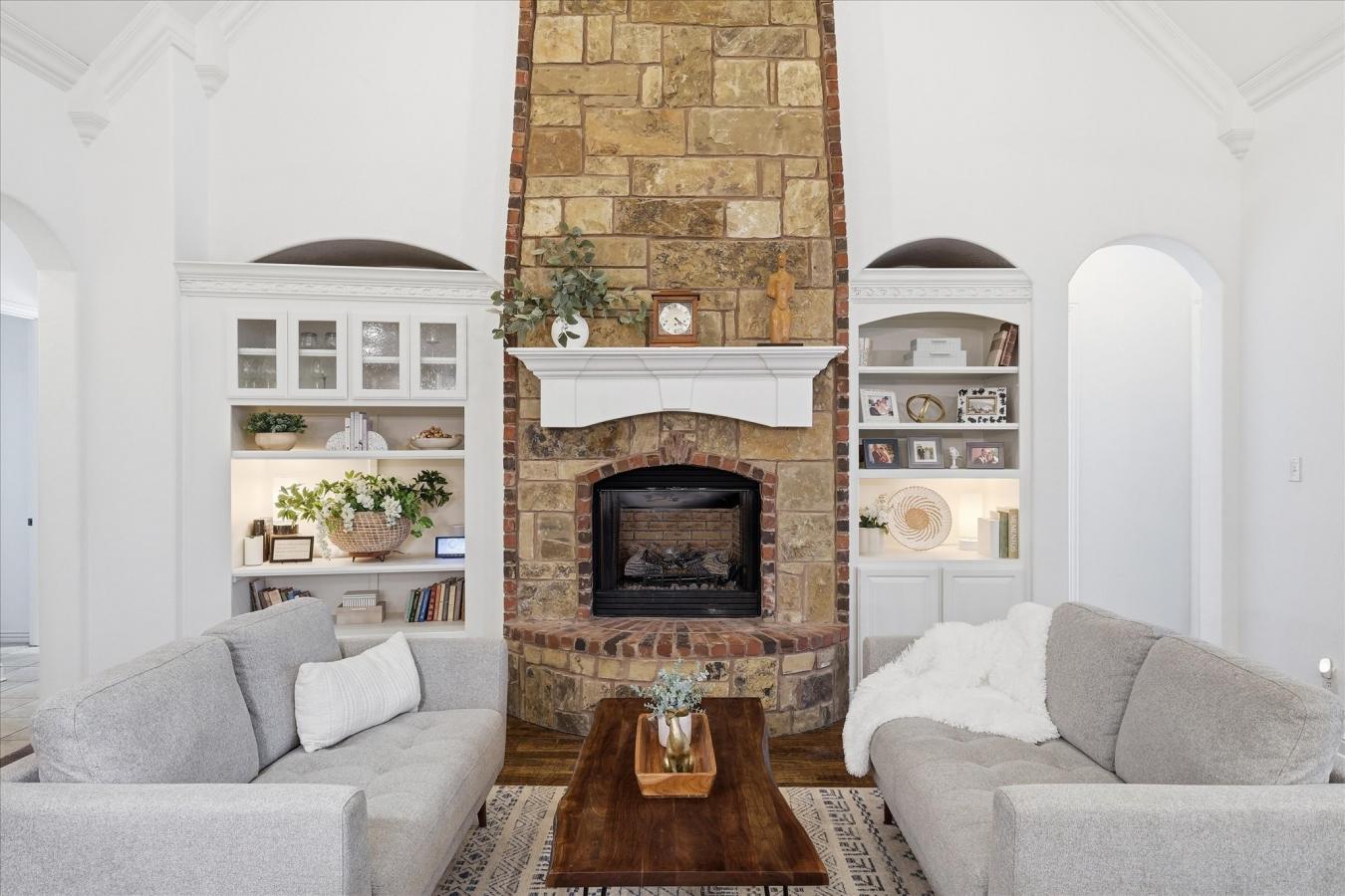 Fort Worth, Tarrant, 76052, United States, 4 Bedrooms Bedrooms, ,4 BathroomsBathrooms,Residential,For Sale,2043762