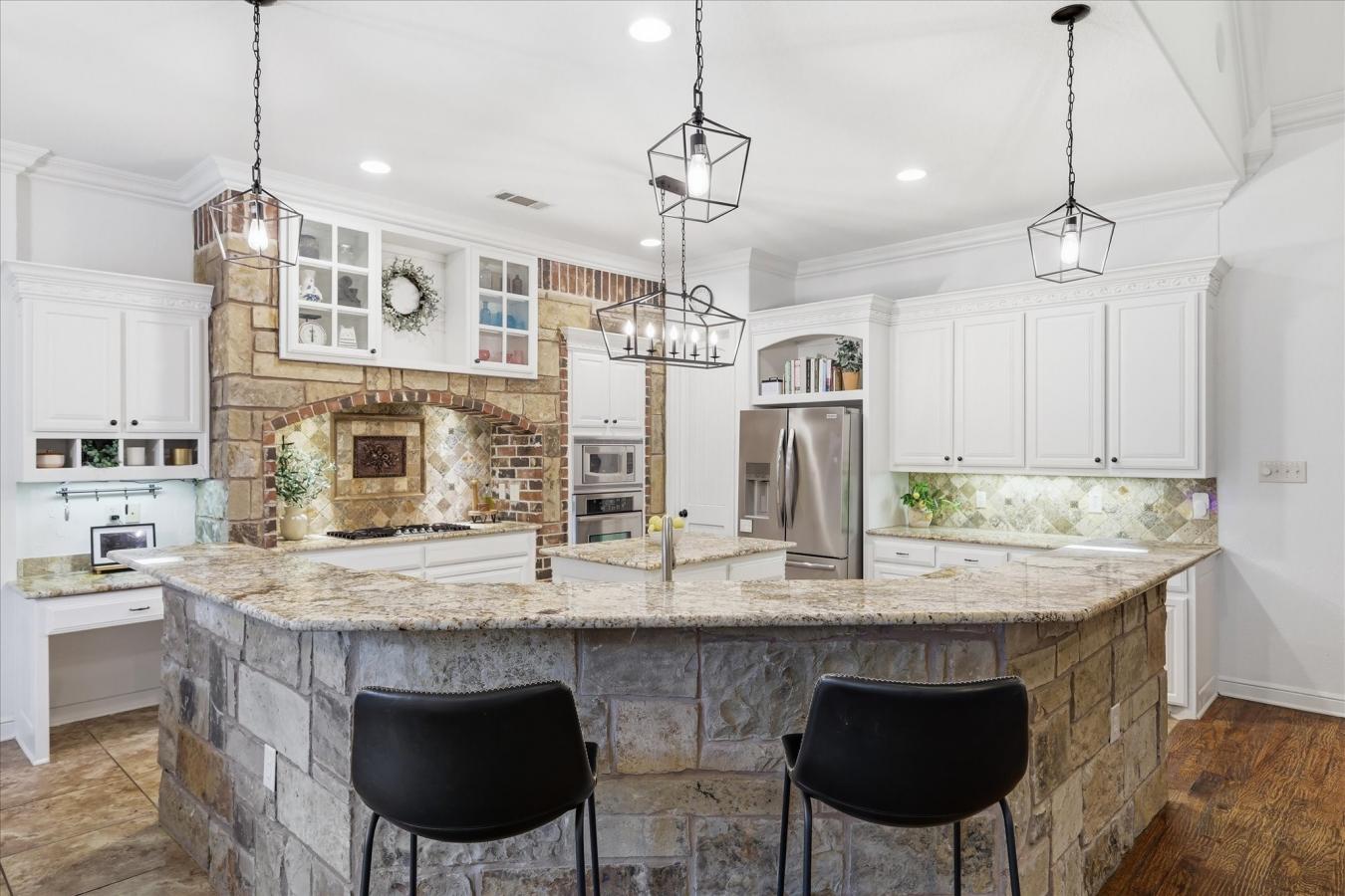 Fort Worth, Tarrant, 76052, United States, 4 Bedrooms Bedrooms, ,4 BathroomsBathrooms,Residential,For Sale,2043762