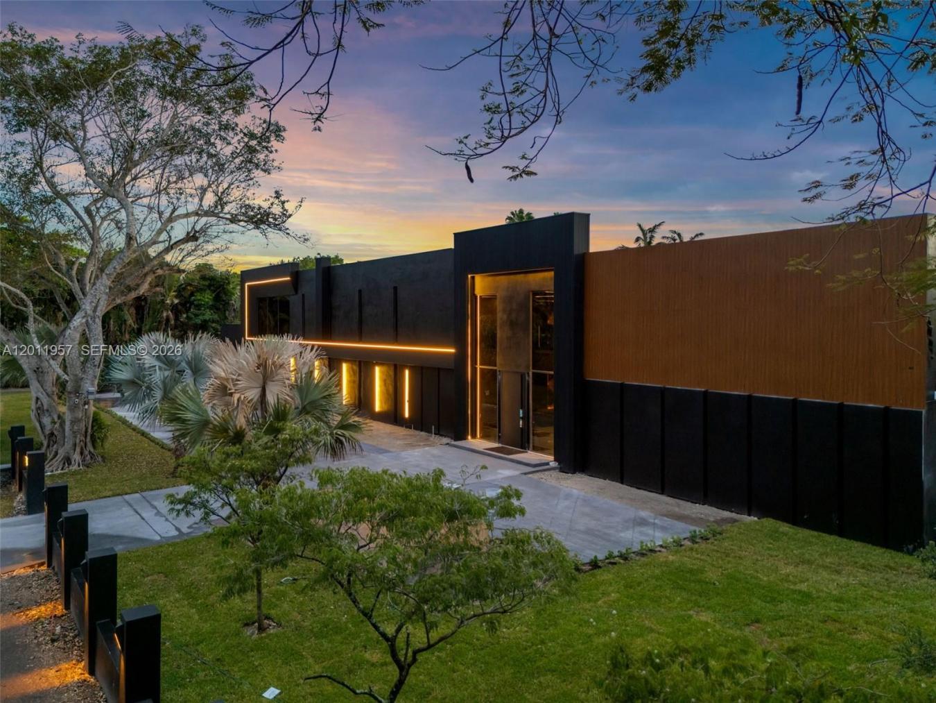 Pinecrest, Miami-Dade County, 33156, United States, 7 Bedrooms Bedrooms, ,9 BathroomsBathrooms,Residential,For Sale,2043250