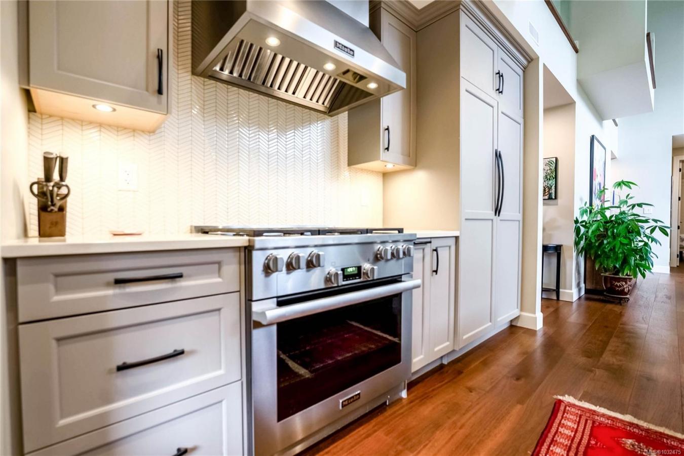 Saanich, Capital Regional District, V8N 1Z7, Canada, 4 Bedrooms Bedrooms, ,4 BathroomsBathrooms,Residential,For Sale,2043759