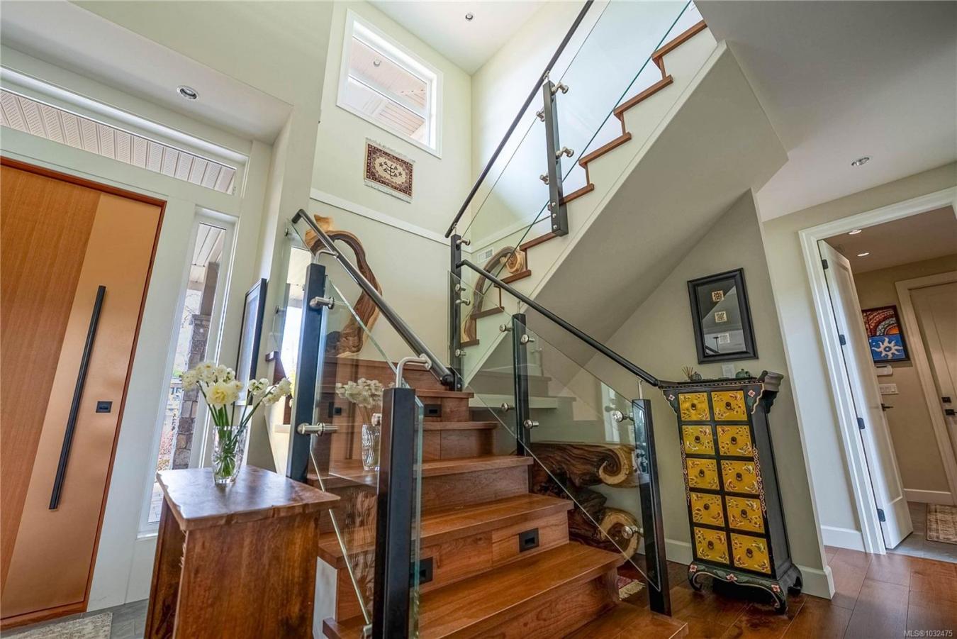 Saanich, Capital Regional District, V8N 1Z7, Canada, 4 Bedrooms Bedrooms, ,4 BathroomsBathrooms,Residential,For Sale,2043759
