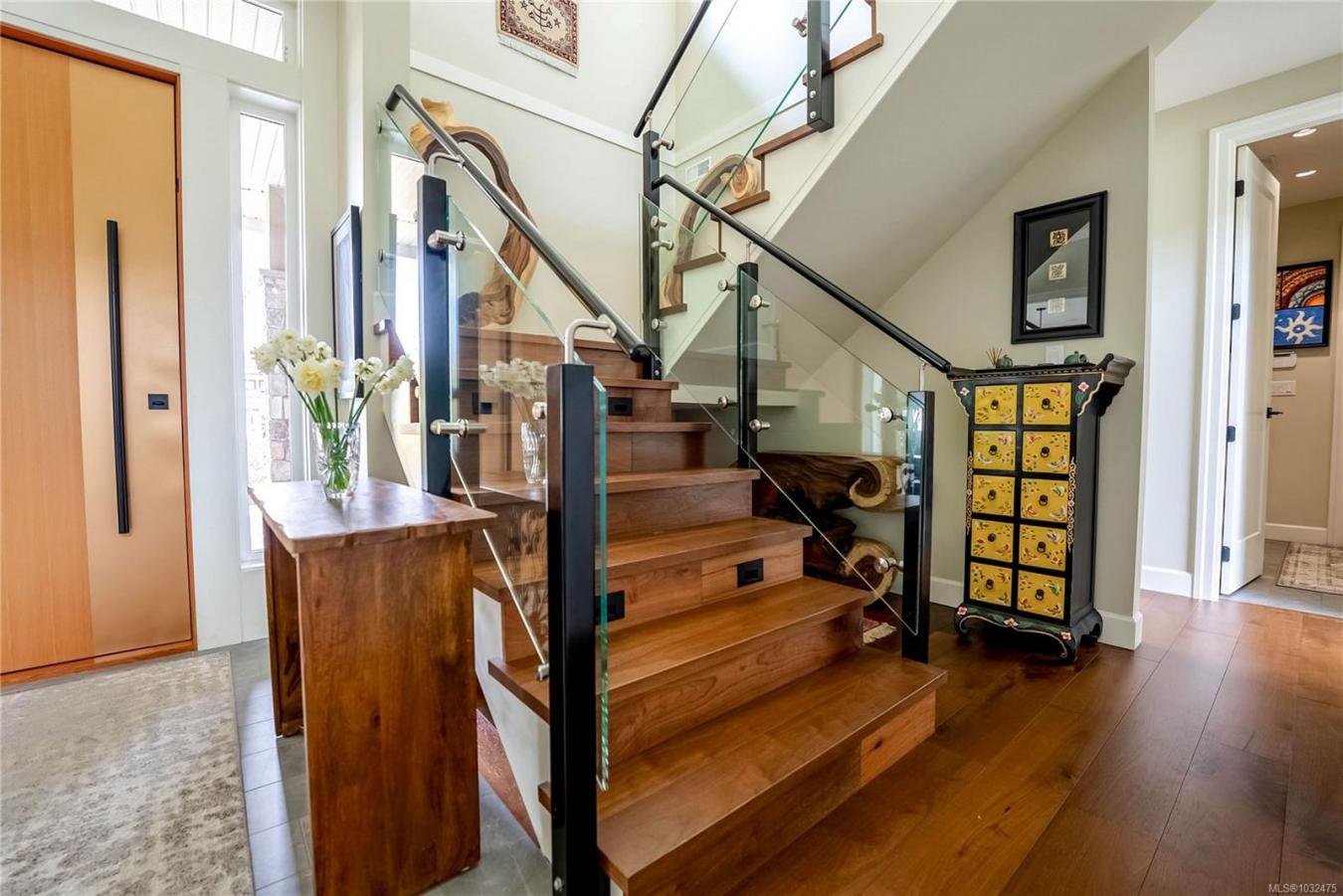 Saanich, Capital Regional District, V8N 1Z7, Canada, 4 Bedrooms Bedrooms, ,4 BathroomsBathrooms,Residential,For Sale,2043759