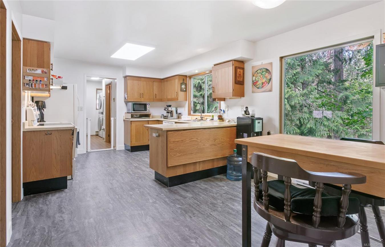 North Saanich, Capital Regional District, V8L 5J2, United States, 5 Bedrooms Bedrooms, ,3 BathroomsBathrooms,Residential,For Sale,2043757