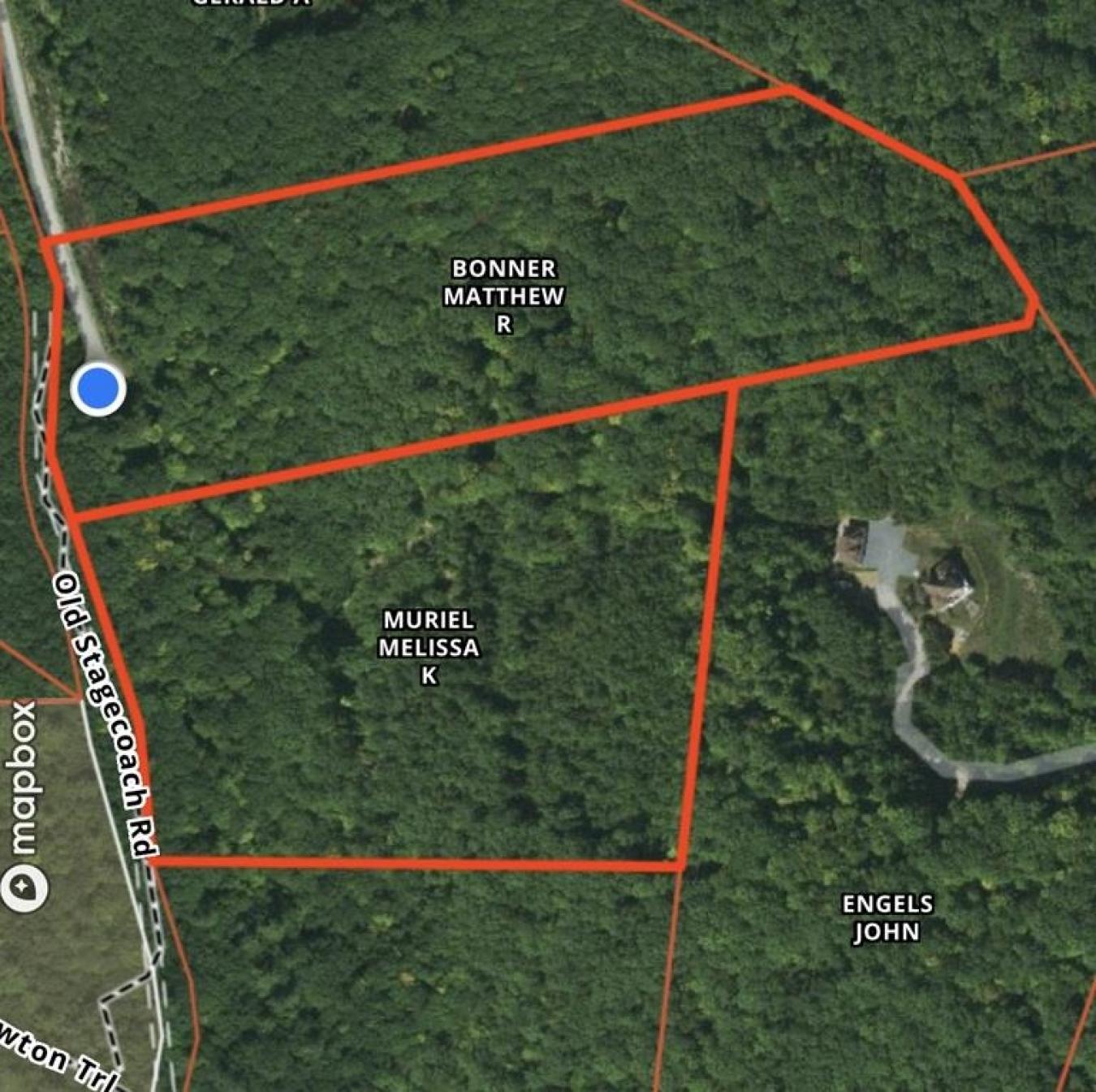 Privacy galore yet only 1 mile to downtown! This listing is comprised – image 3